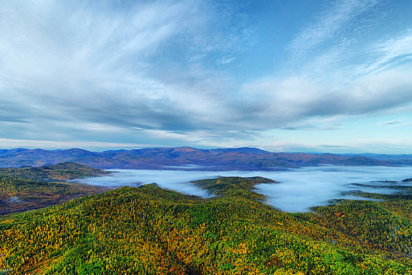 ���Ĵ��˰���ɽ���ƺ��ﾰ