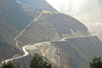 �Ĵ�������ɽ����Ĵ����߹�·