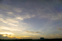 ��������е���ϼ�ͽ�ɫ�Ʋ�