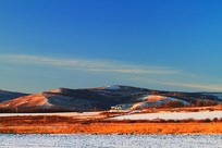 ���˰����ֺ�ѩԭĺɫ