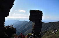 ��ɽĢ��ʯ��Զɽ