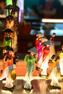 Խ�ϴ���ͳ������Ů�ڼ� 