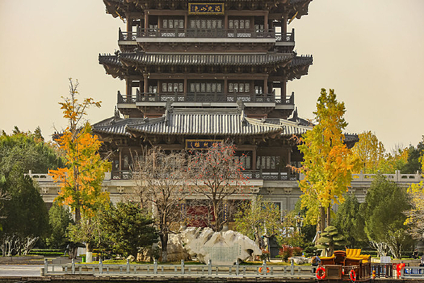 ���Ͻ�����Ȼ¥