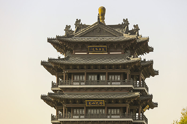 ���ϴ������羰����Ȼ¥