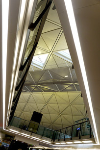 ��۹��ʻ�����վ¥񷶥��д