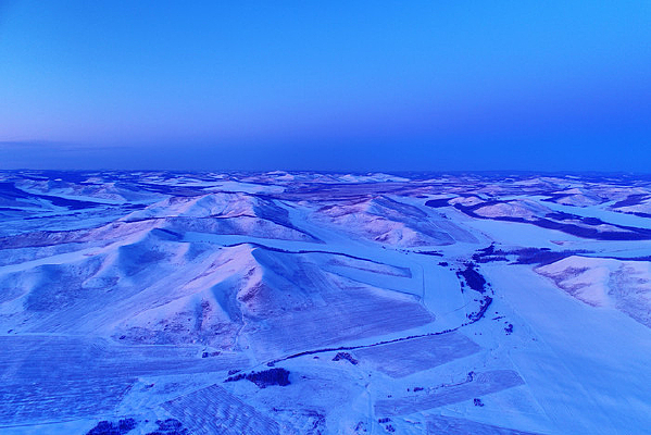 ����ѩ��ѩԭȺɽ 