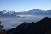 ң���ƺ��ϵ��ܲ�կ��ɽ��ĥ��ʯ����