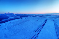 ѩԭ��Ұѩ��ĺɫ�����ģ�