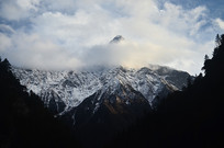 ������ѩɽ�ƶ�