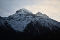 ϲ������ɽ��ѩɽ