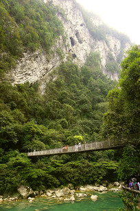 ǭ���󲨴��߿׿ֲ�Ͽ���� 