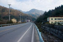 ������ɽ���������ѵ���幫·