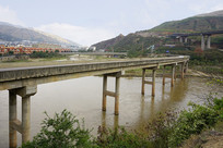 ����Ԫ����S214��Ӵ���