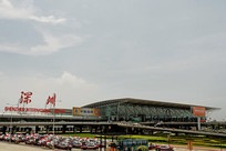 ���ڱ���������վ¥��������ͨ 