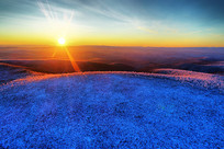 ���˰��붬��ѩ��ɽ�ֳ�