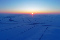 ���ױ���ѩɫ��Ұ����