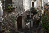 �ն����ɹ�լ