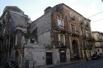 ����������լ