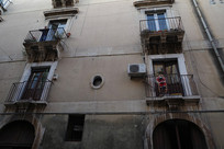 ����������լ