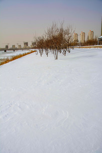 ��ɽ��ˮ�Ӱ�����ѩ�ظ߲�סլ