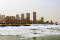 ��ɽ��ˮ�ӱ�ѩ�ӵ���߲�סլ