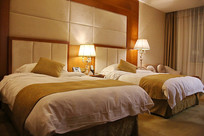 �Ƶ�ͷ���׼�䴲��