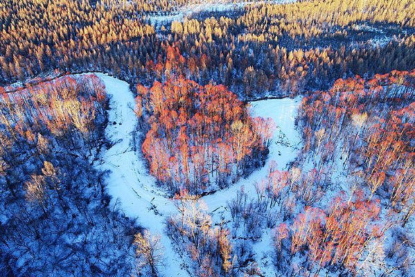 ���˰���ѩ�Ӻ�������羰