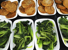 �������