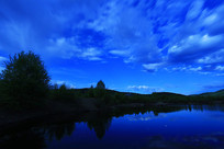 ���˰���ɭ�ֺ�ҹ�����