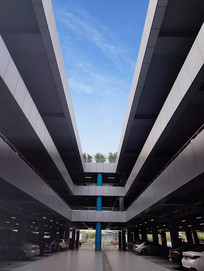 ���峵����˻���