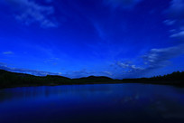 ���˰���ɭ�ֺ�����ҹ