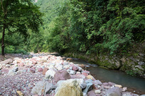 ������ɽ��ƺ��̶ϪϿ�Ⱥ�̲