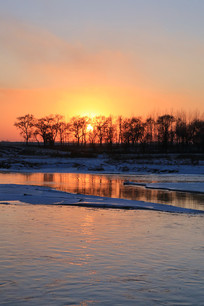 ����Ϧ��ɭ��