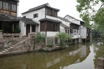 ����������լ