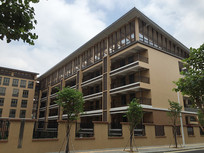 �»ᶫ��ѧУ��¥һ��