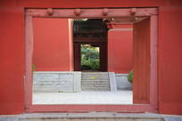 Ŵ