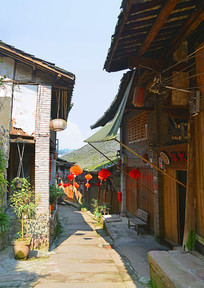 ���ݳ�ˮ��ͬ����ʯ��·�Ͻ�