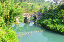 �����󲨴��߿���ɽ��ˮ 