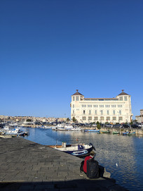 ���к�������ͷ