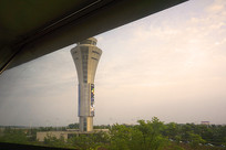 ��ϼ�еĺϷ����Ź��ʻ�����̨