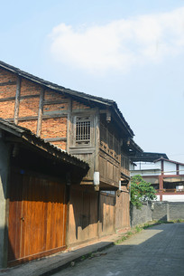 �ɶ���������ͳ������ӽ���