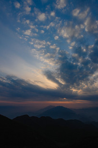 ������ɽ����ƺ��ϼ����