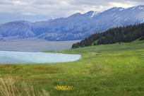 �ļ�ɽ���µĺ�ˮ