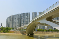 �ɶ���������Ӵ�����������