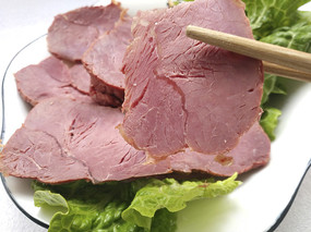 ţ