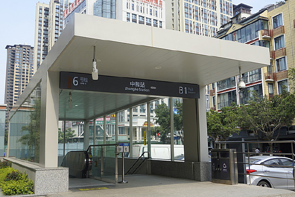 �ɶ�����6�����к�վ�⾰