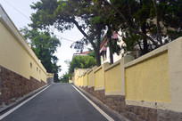 �˴��������·��ɫΧǽ��·