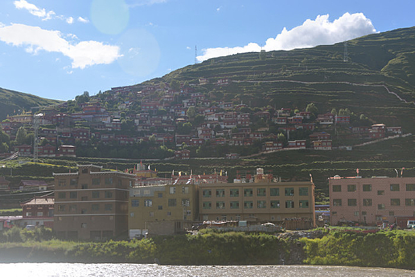 �Ĵ���ˮ���ϵ�¯�����س�