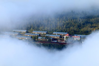 ���˰���ɽ���ƺ���ׯ