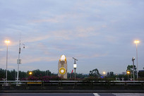 �Ĵ��ɶ�˫�����ʻ���ҹɫ